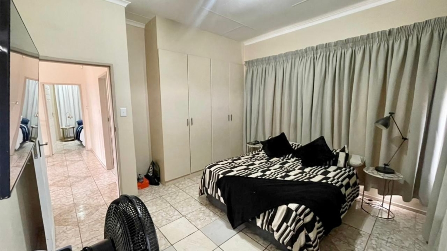 4 Bedroom Property for Sale in Safari Gardens North West